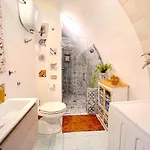 Apartment Napoli * نابولي